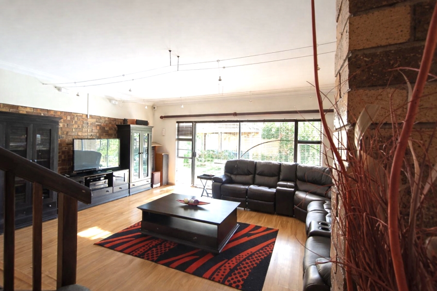 5 Bedroom Property for Sale in Pellissier Free State